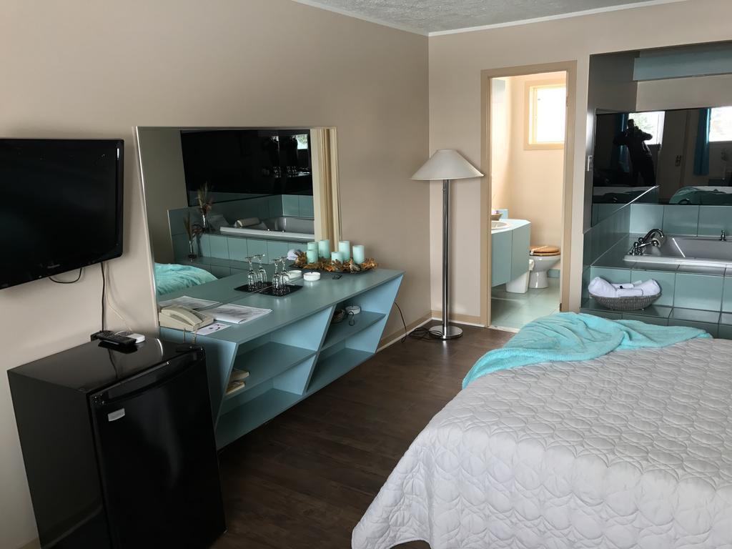 Motel Belle Riviere Сен-Жан-сюр-Ришелье Экстерьер фото